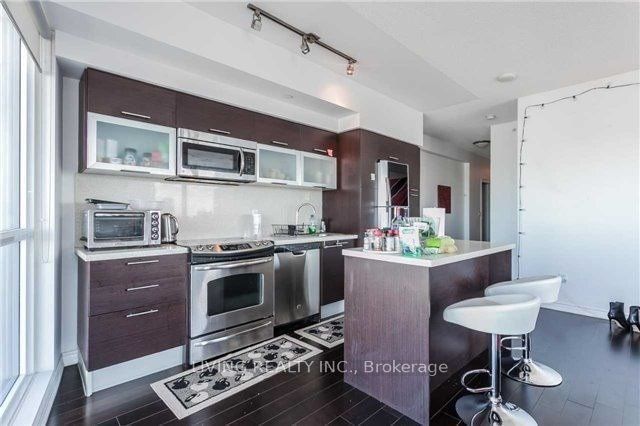 386 Yonge St, unit 3702 for sale