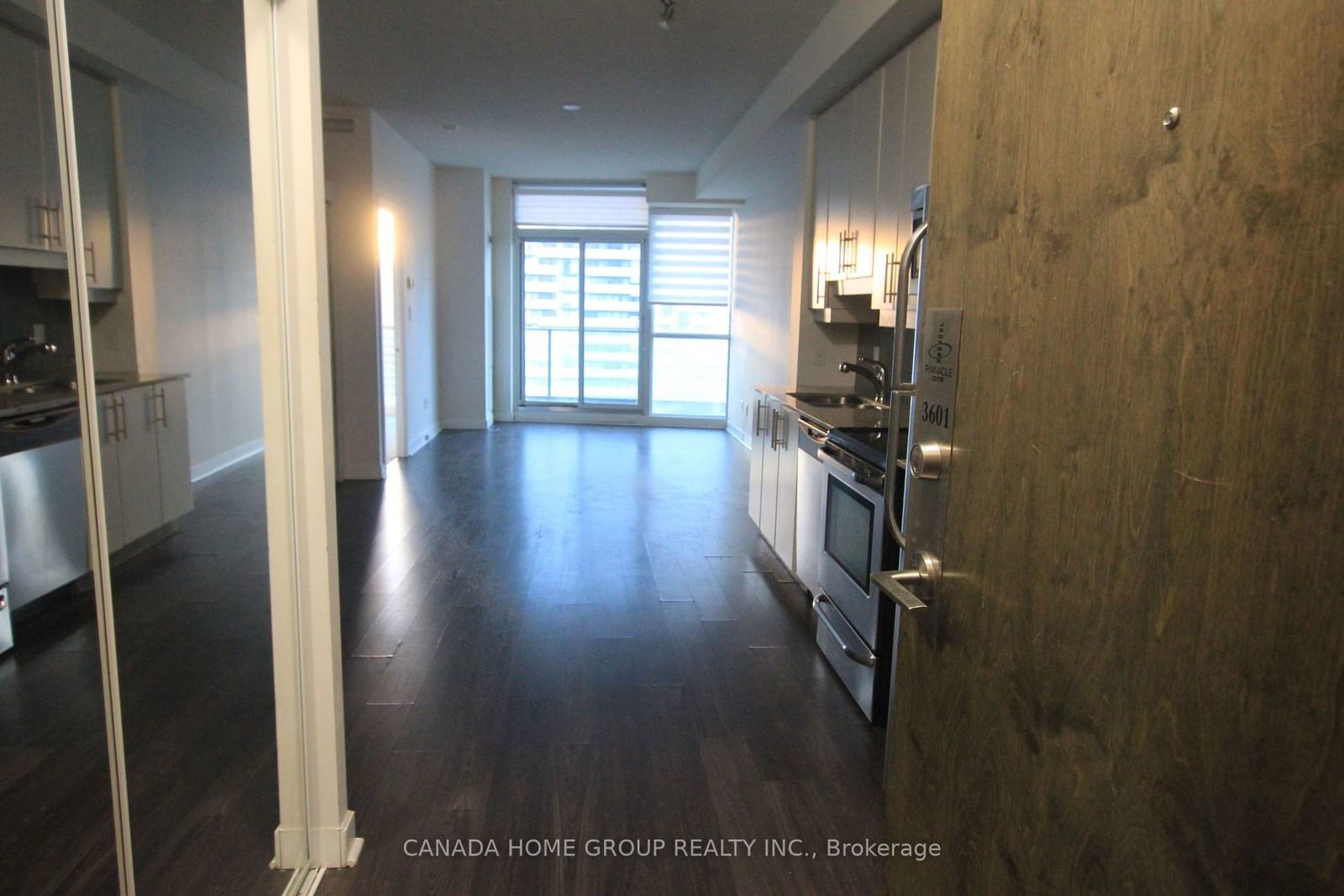 33 Bay St, unit 3601 for rent