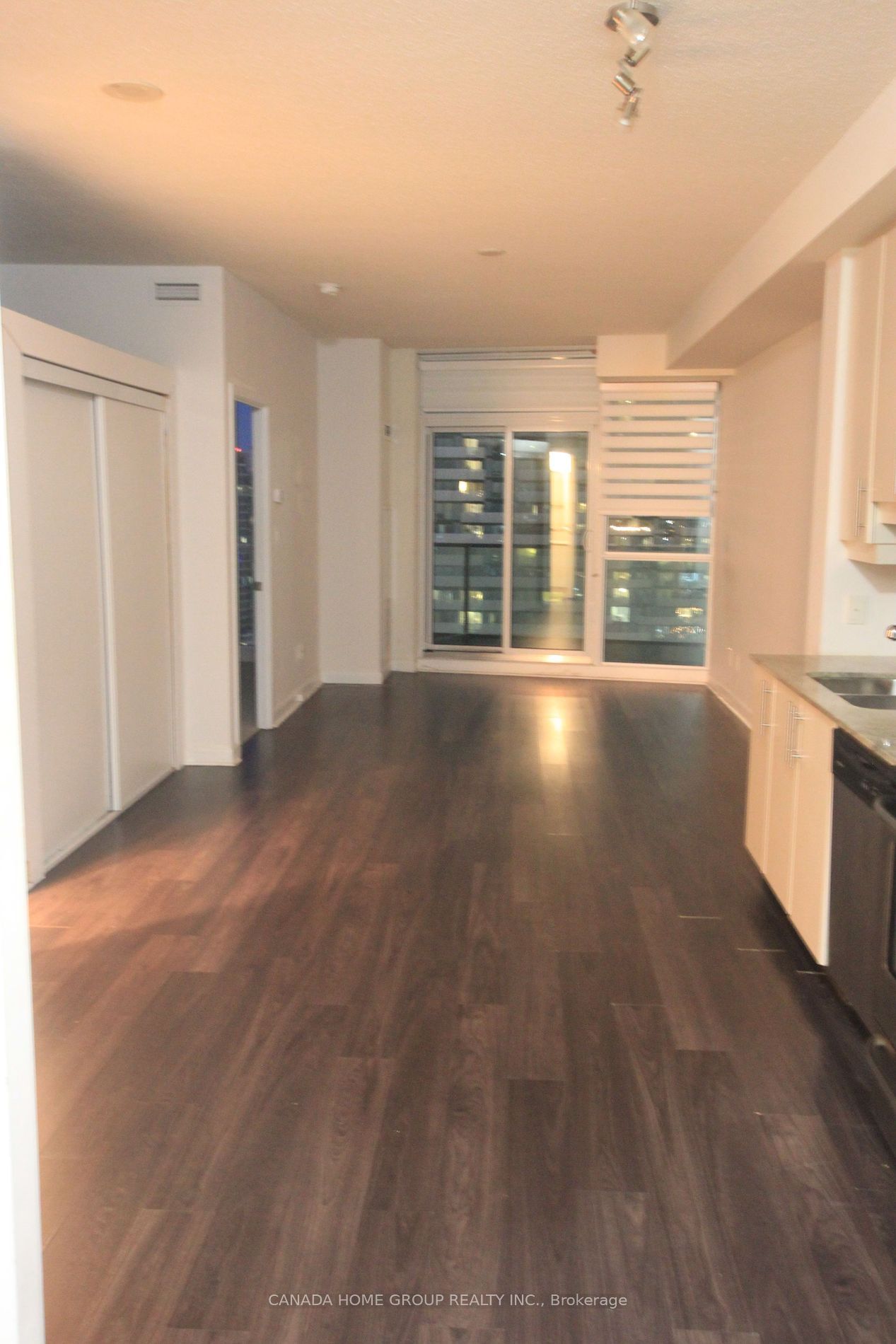 33 Bay St, unit 3601 for rent