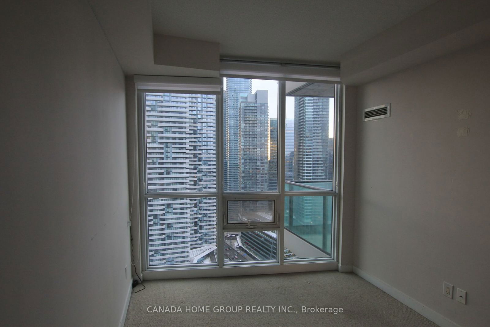 33 Bay St, unit 3601 for rent