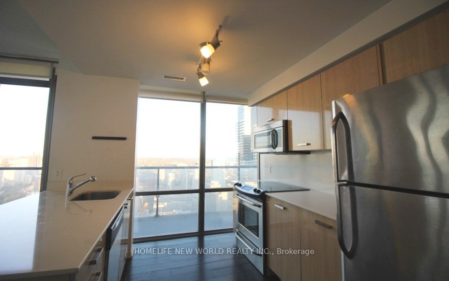 832 Bay St, unit 4605 for rent - image #1