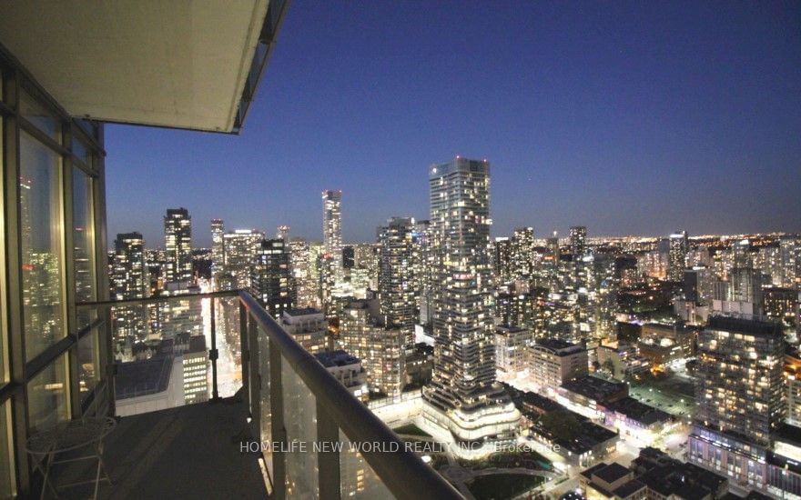 832 Bay St, unit 4605 for rent