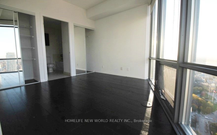 832 Bay St, unit 4605 for rent