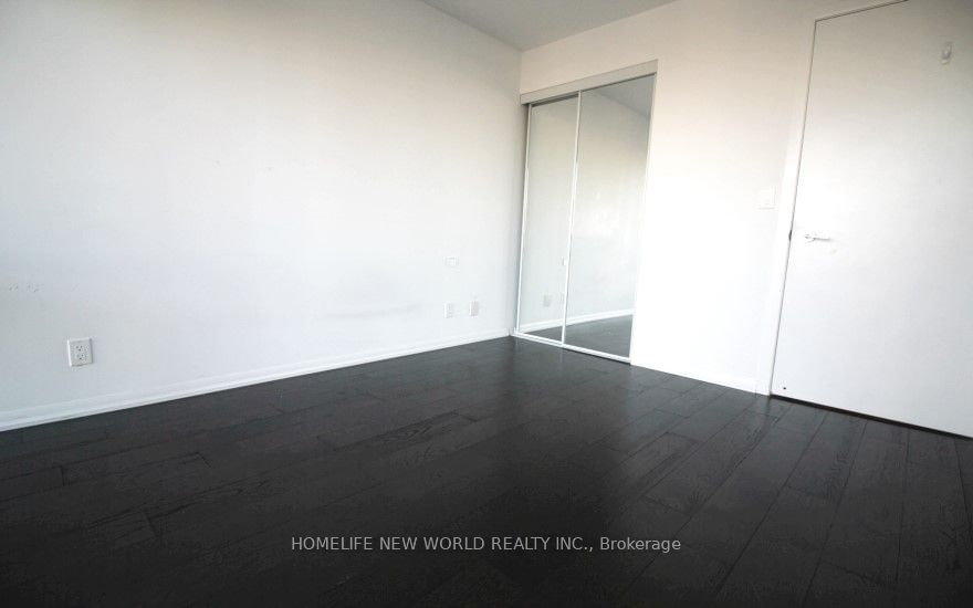 832 Bay St, unit 4605 for rent