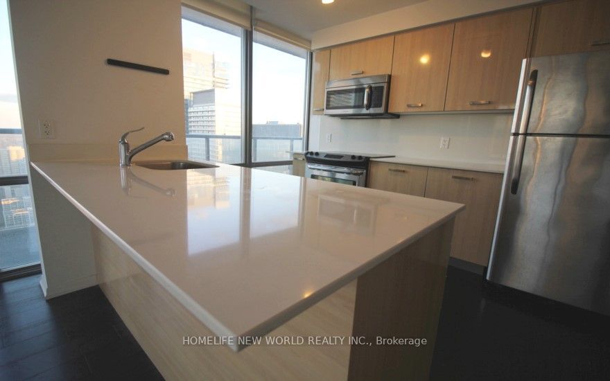 832 Bay St, unit 4605 for rent