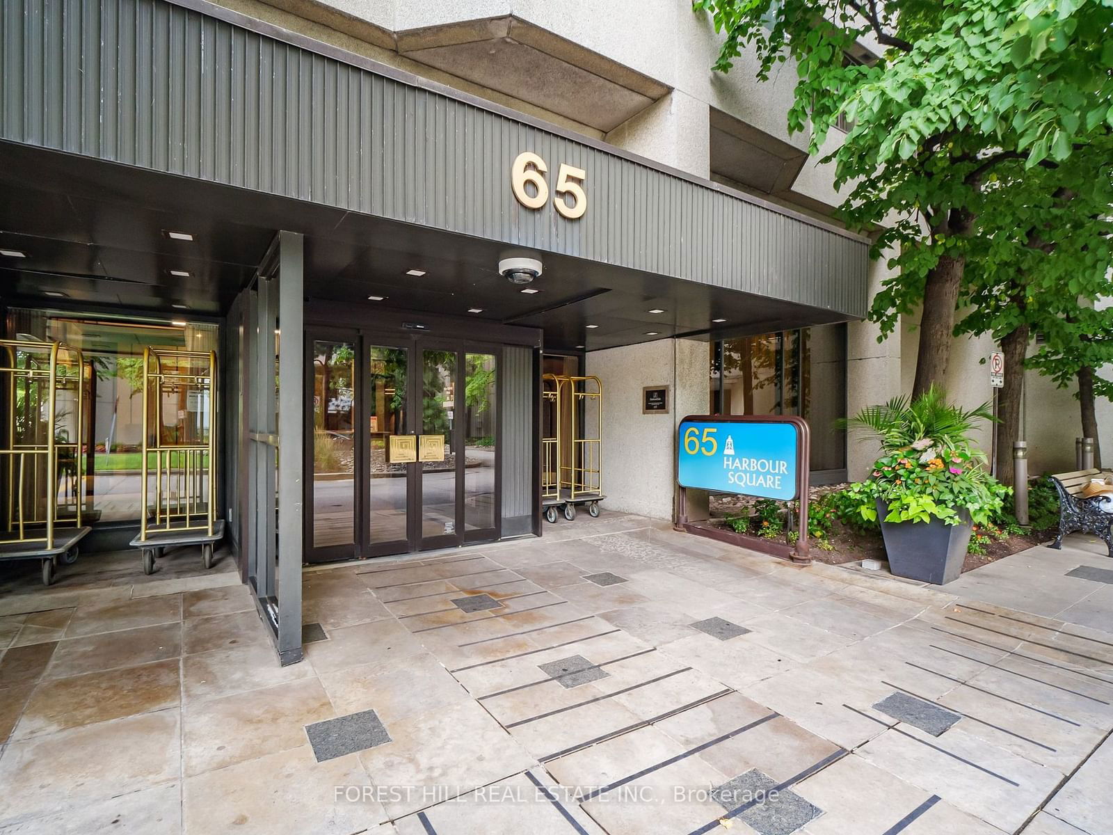 65 Harbour Sq, unit 604 for sale