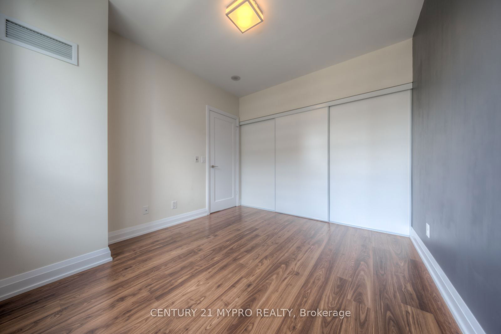 5 Sheppard Ave E, unit 1821 for rent