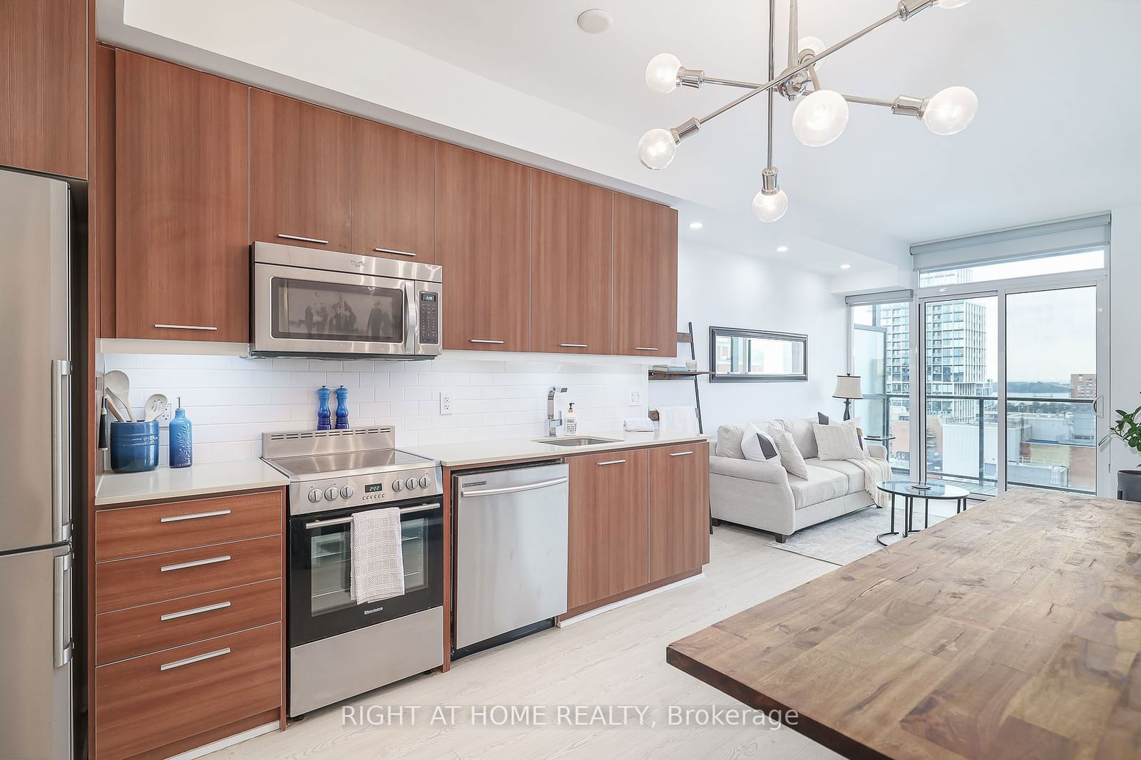 105 George St, unit 1306 for sale - image #13