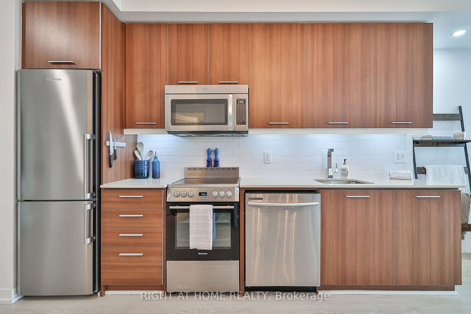 105 George St, unit 1306 for sale - image #14