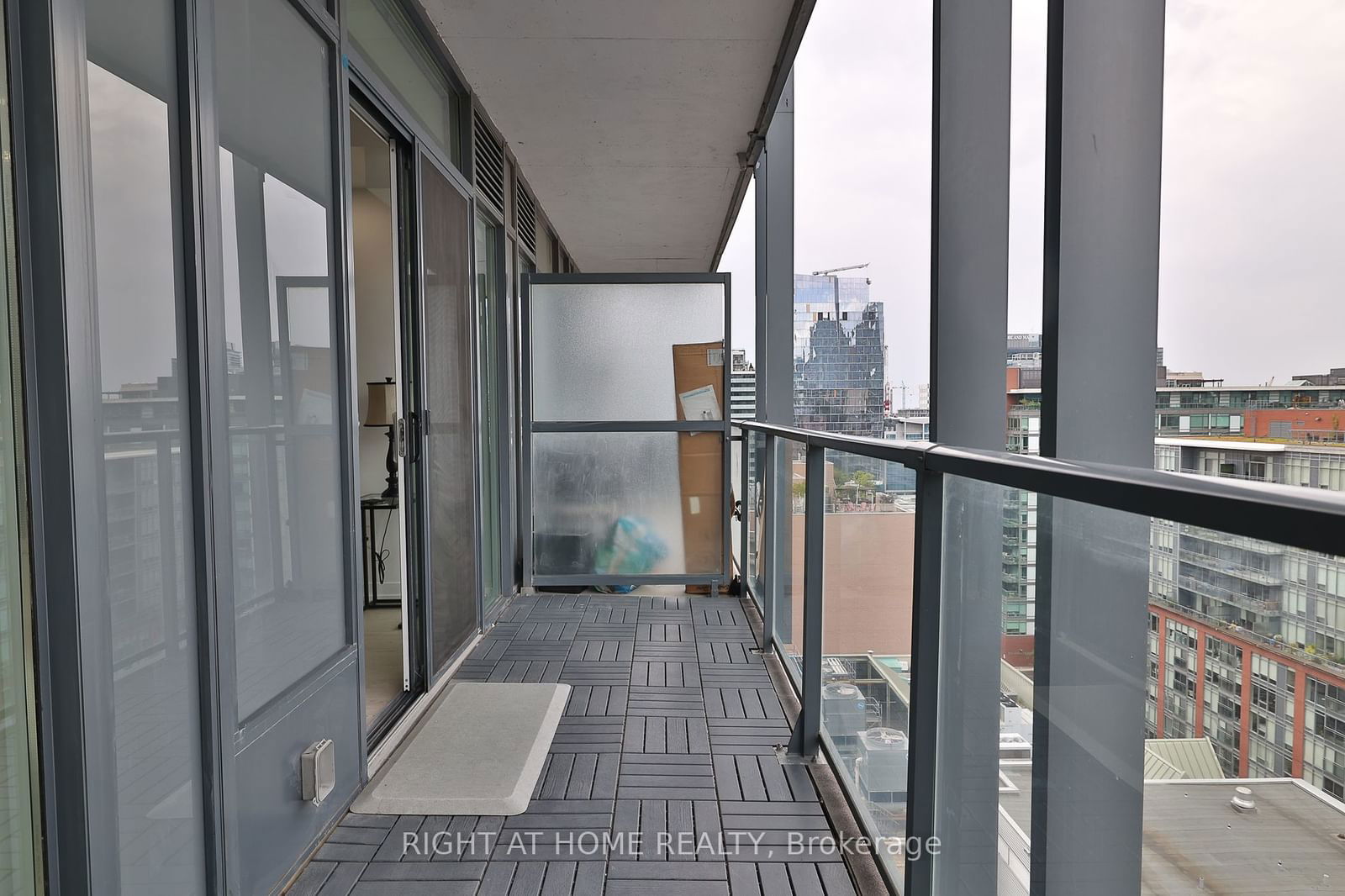 105 George St, unit 1306 for sale - image #25