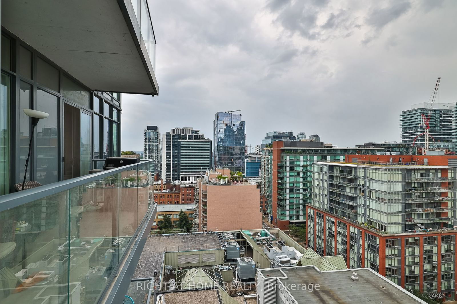 105 George St, unit 1306 for sale