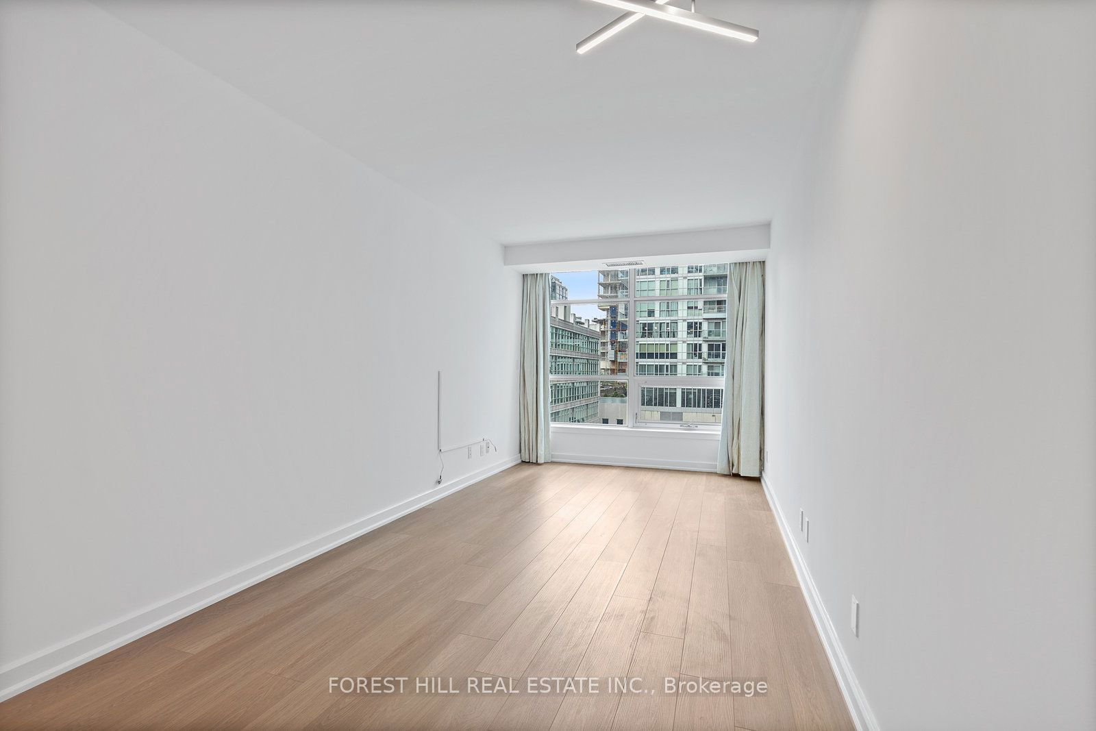 36 Blue Jays Way, unit 528 for sale - image #11