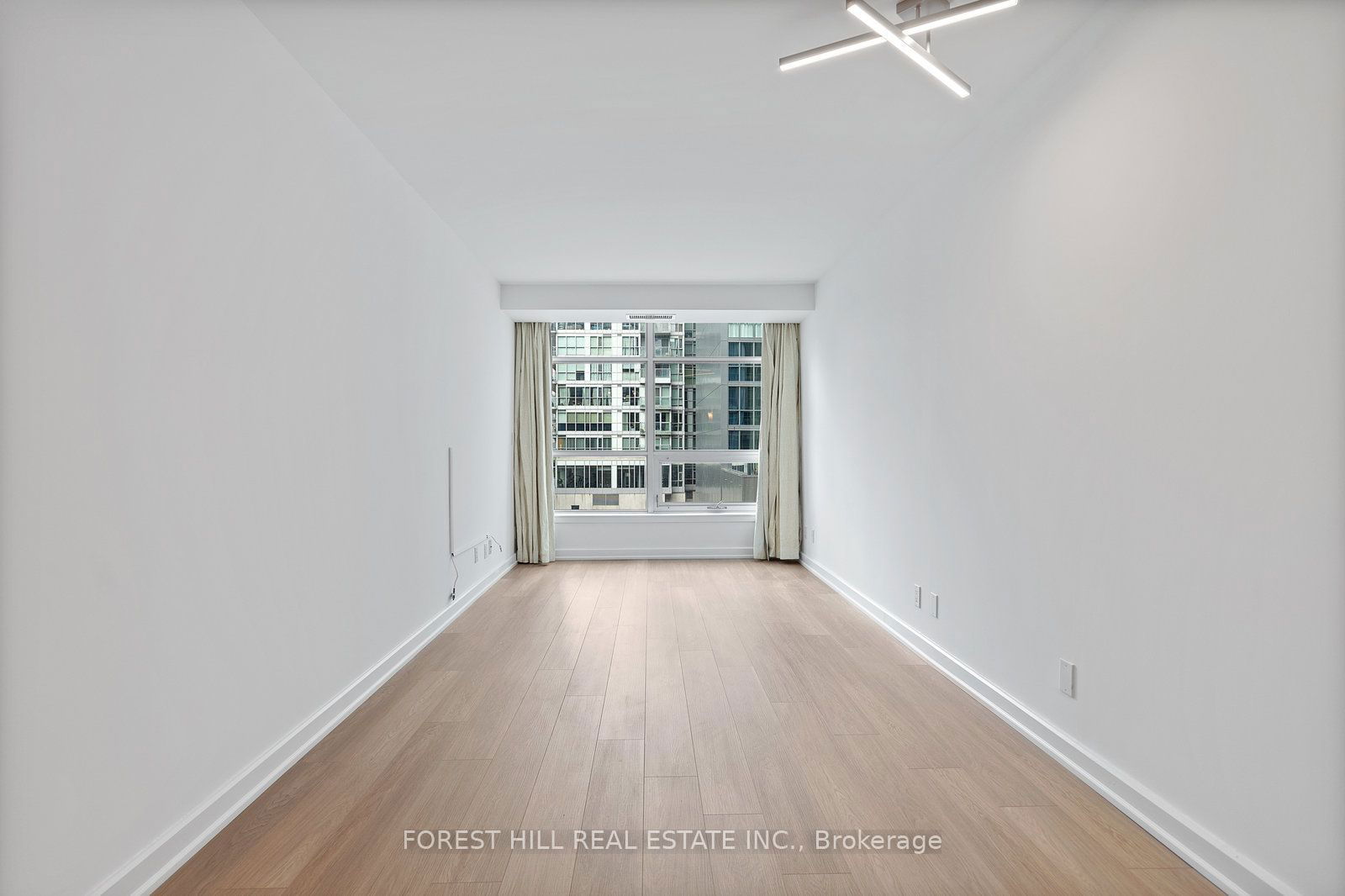 36 Blue Jays Way, unit 528 for sale - image #8