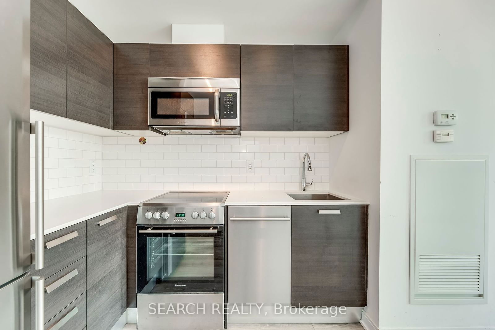 42 Charles St E, unit 1403 for rent - image #8