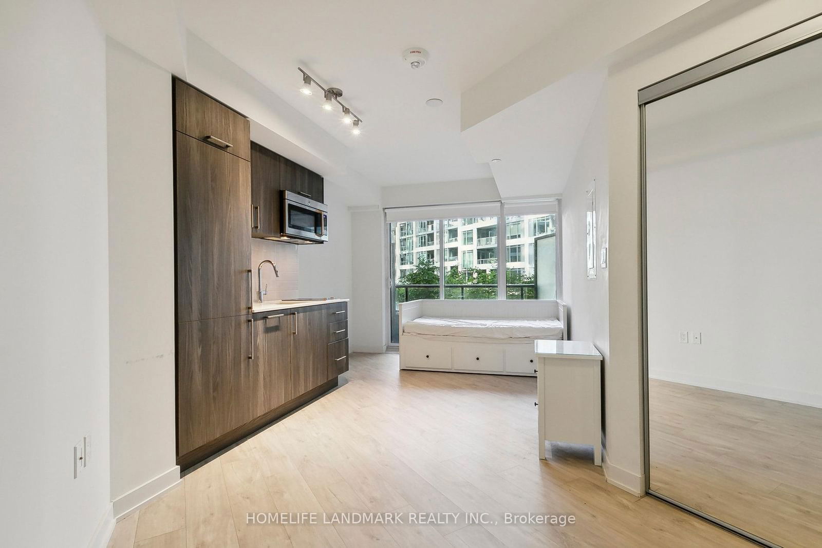 27 BATHURST St, unit 301W for sale - image #17