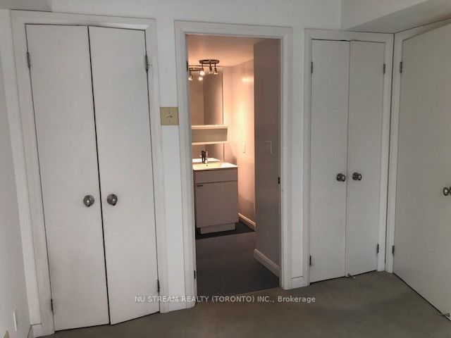 111 Elizabeth St, unit 318 for rent