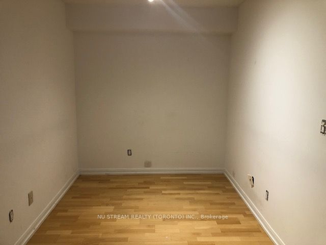 111 Elizabeth St, unit 318 for rent