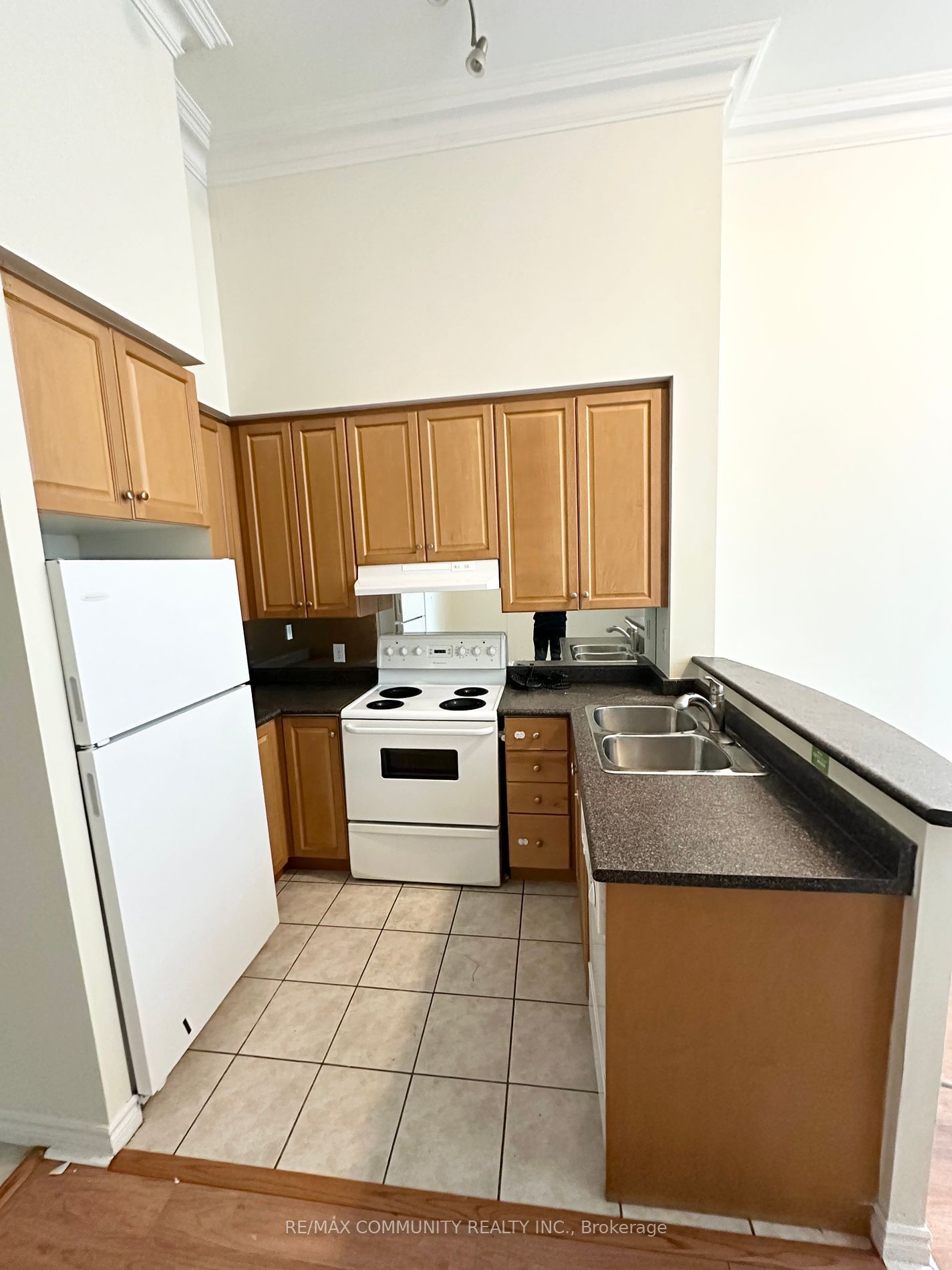 7 Lorraine Dr, unit 107 for rent