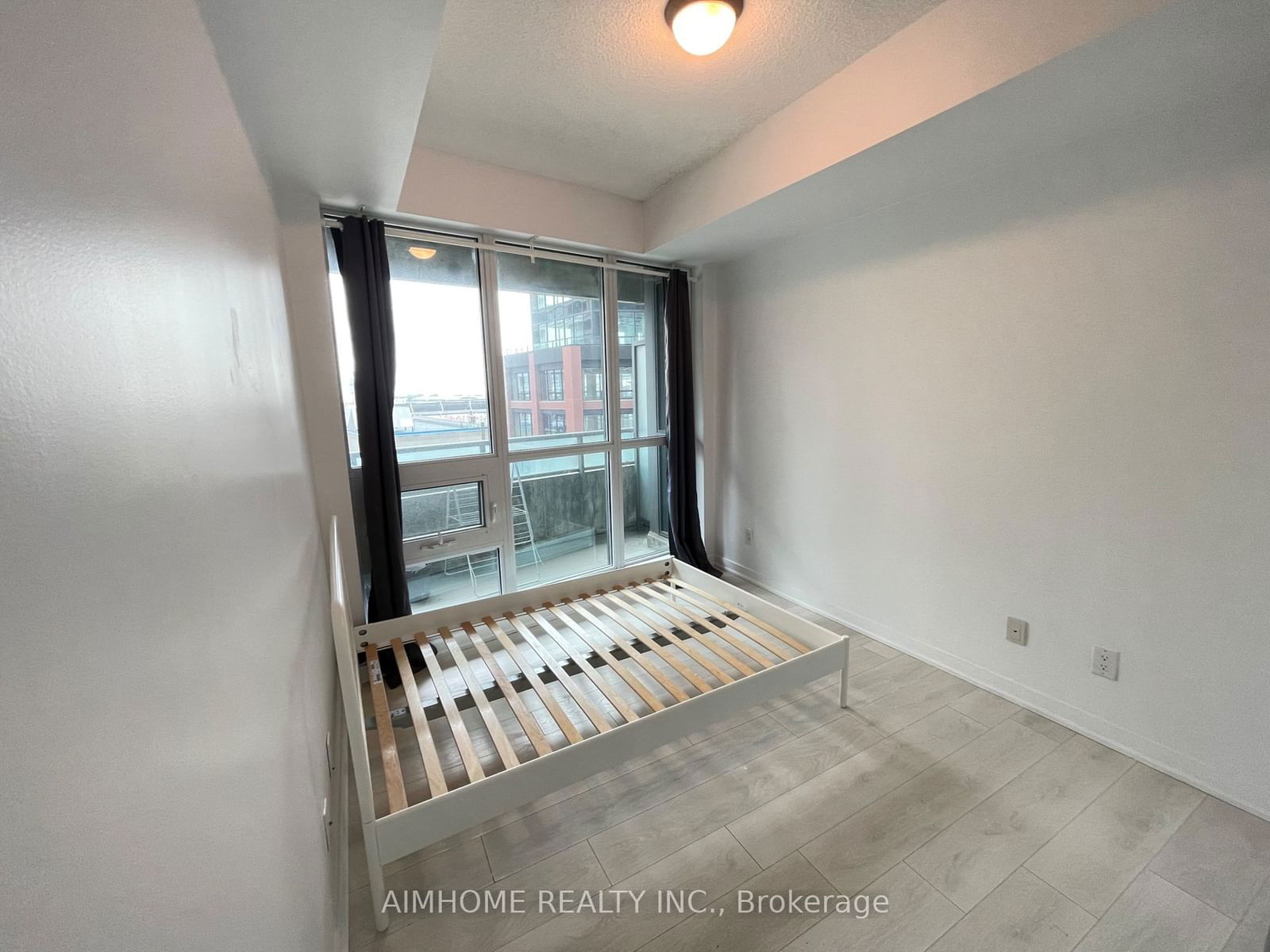 150 East Liberty St S, unit 406 for sale - image #7