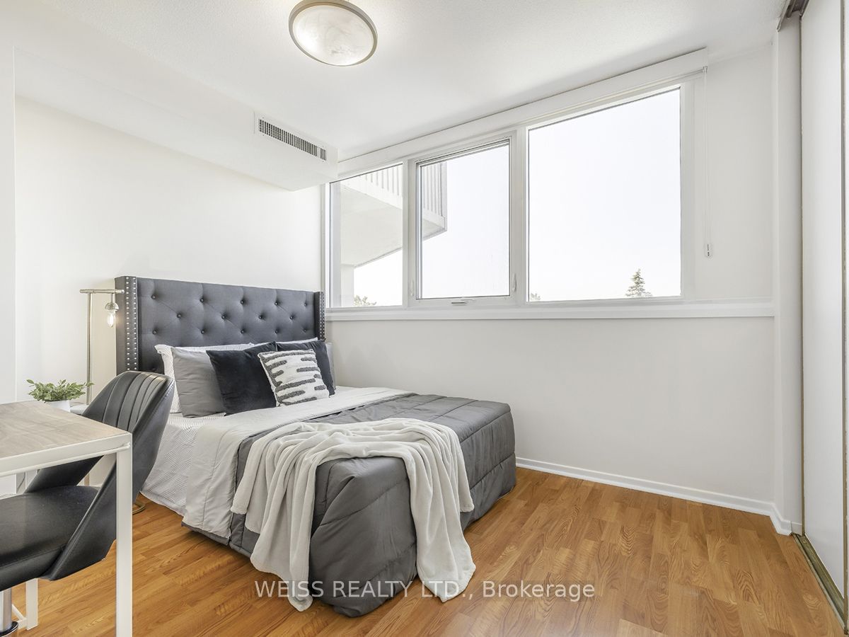 150 Neptune Dr, unit 501 for sale - image #18