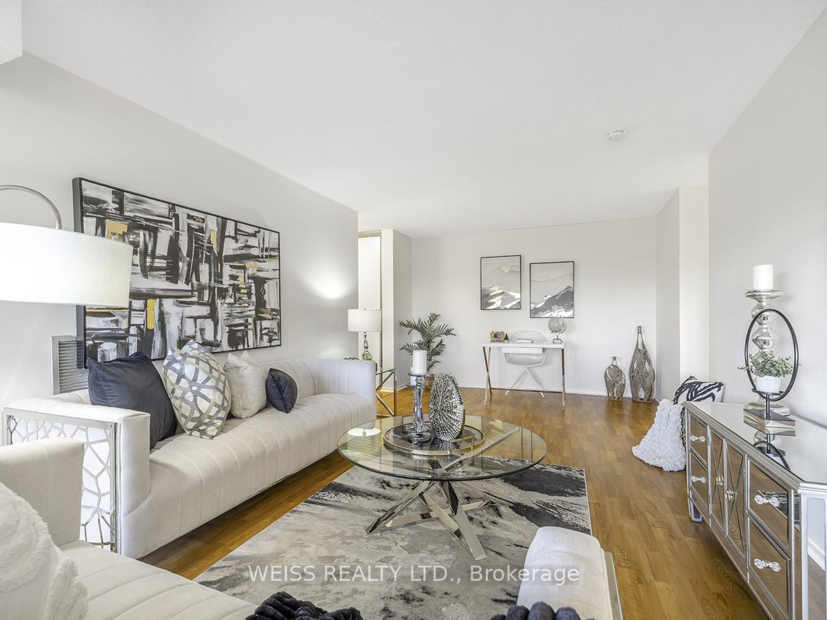 150 Neptune Dr, unit 501 for sale - image #5