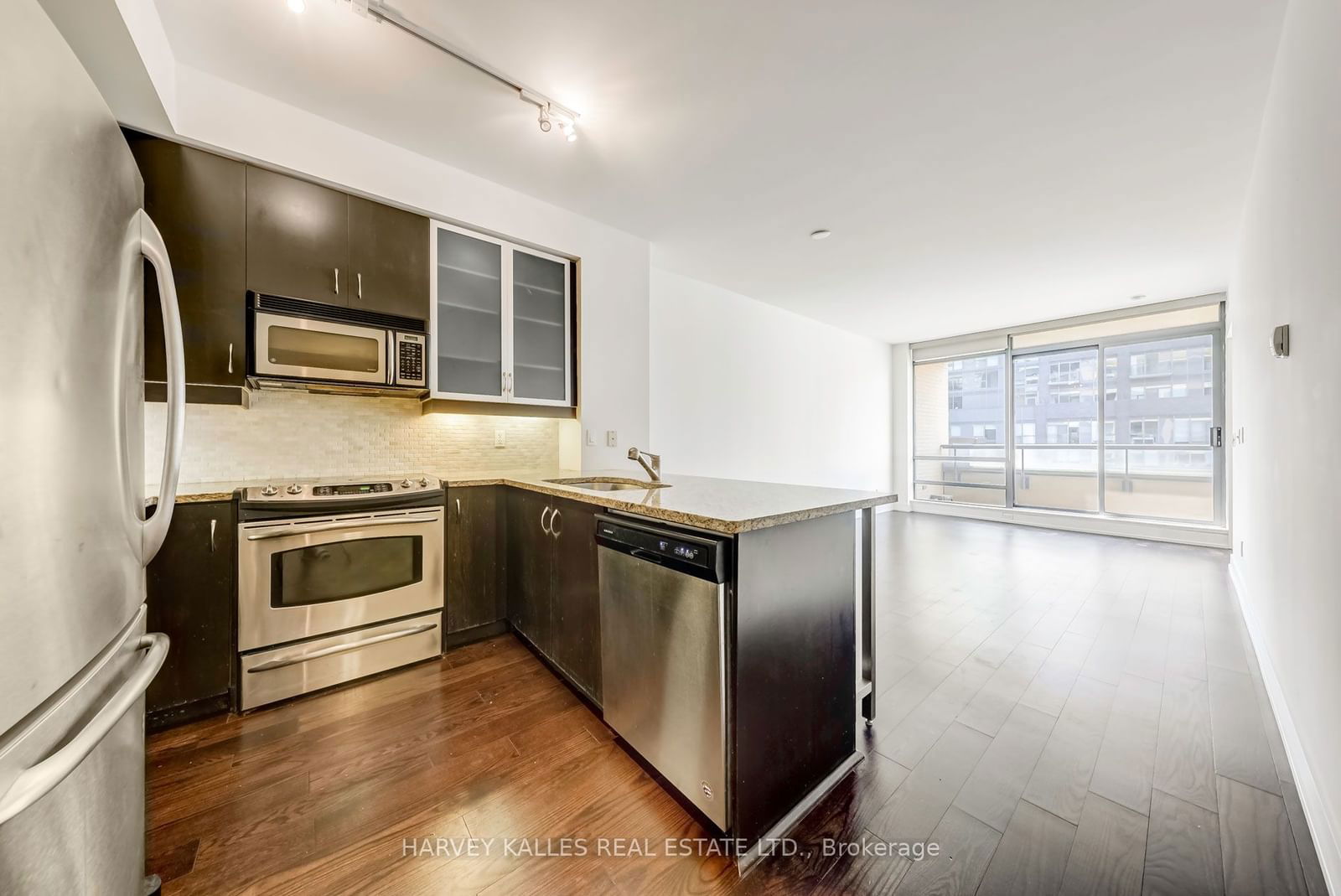 438 King St W, unit 914 for rent - image #11