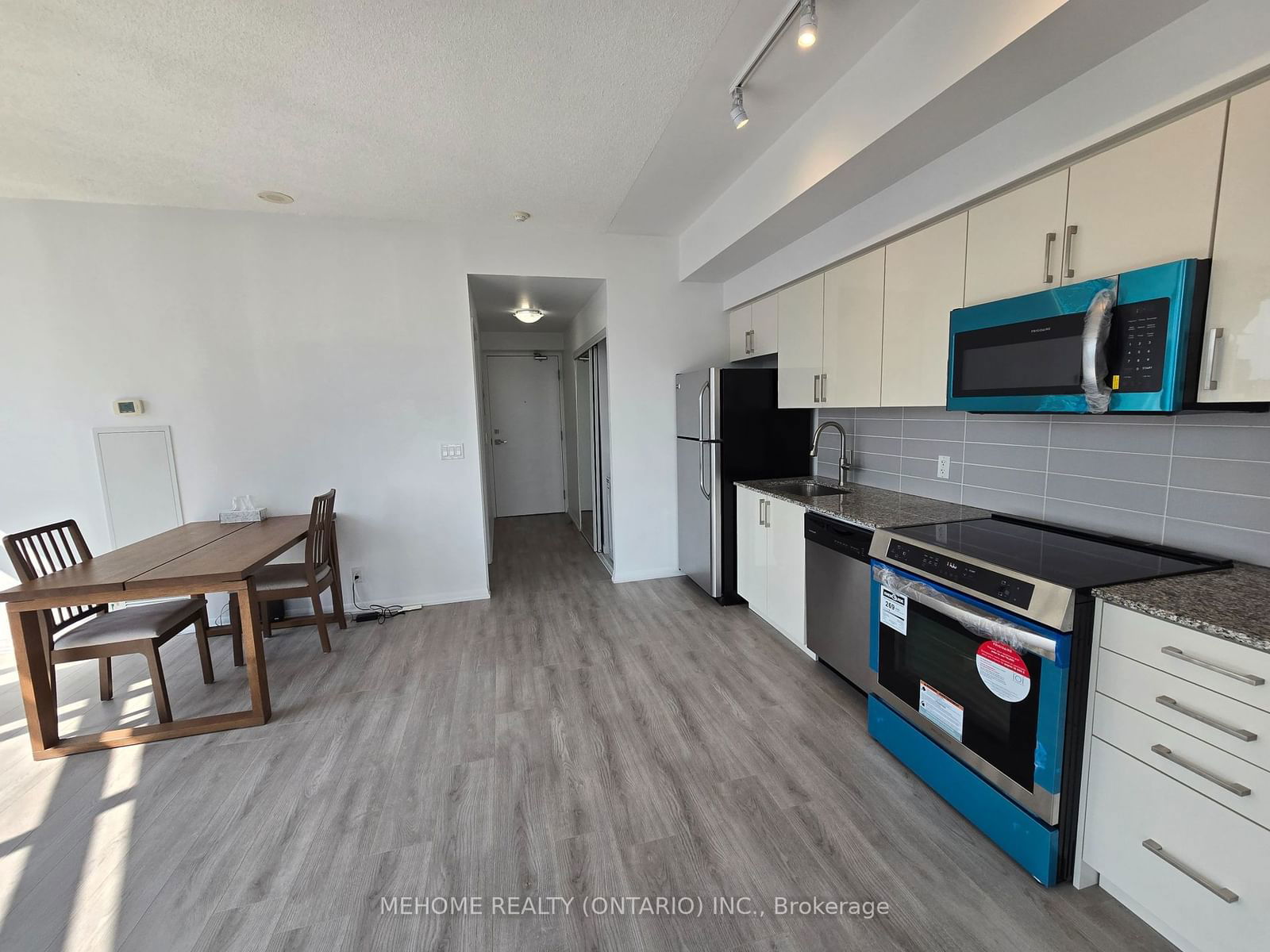 832 Bay St, unit #2808 for sale