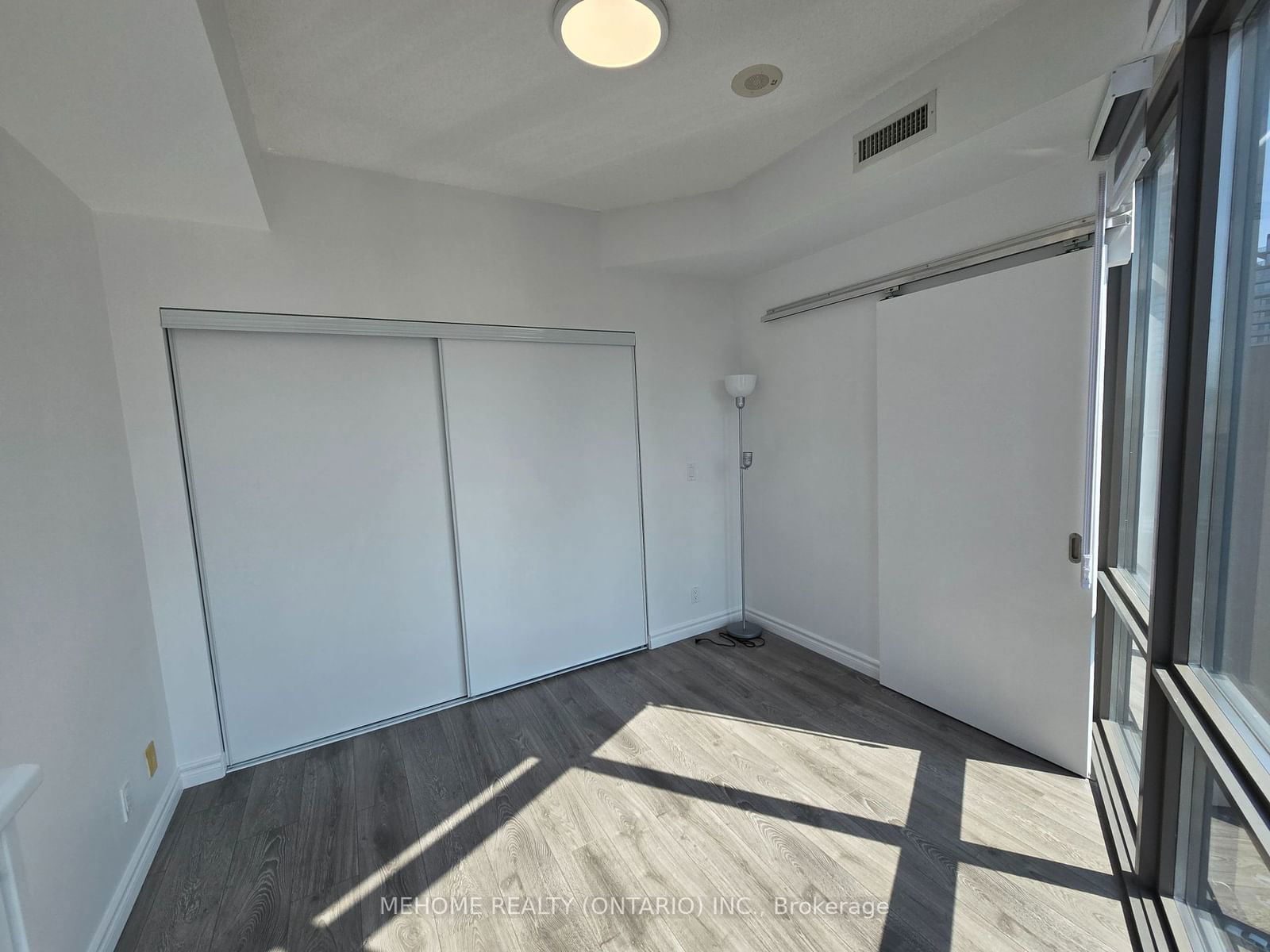 832 Bay St, unit #2808 for sale