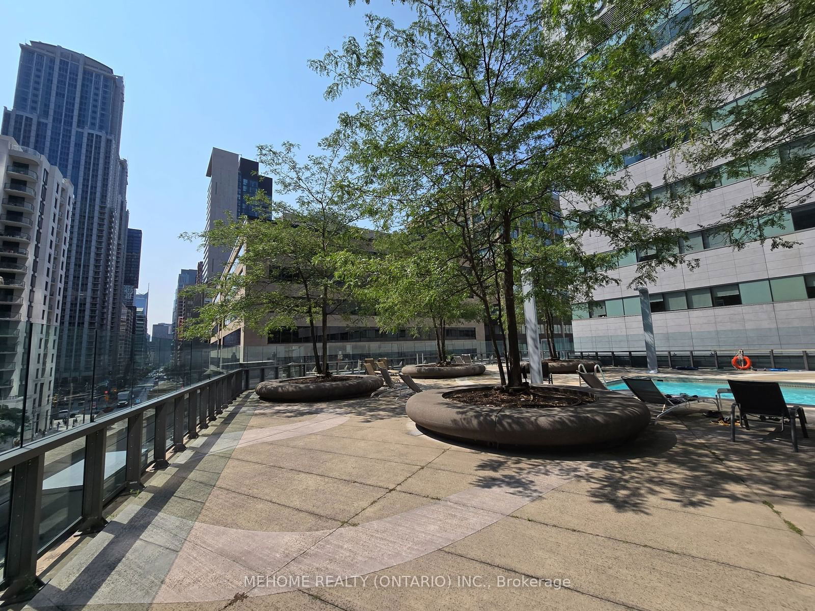 832 Bay St, unit #2808 for sale