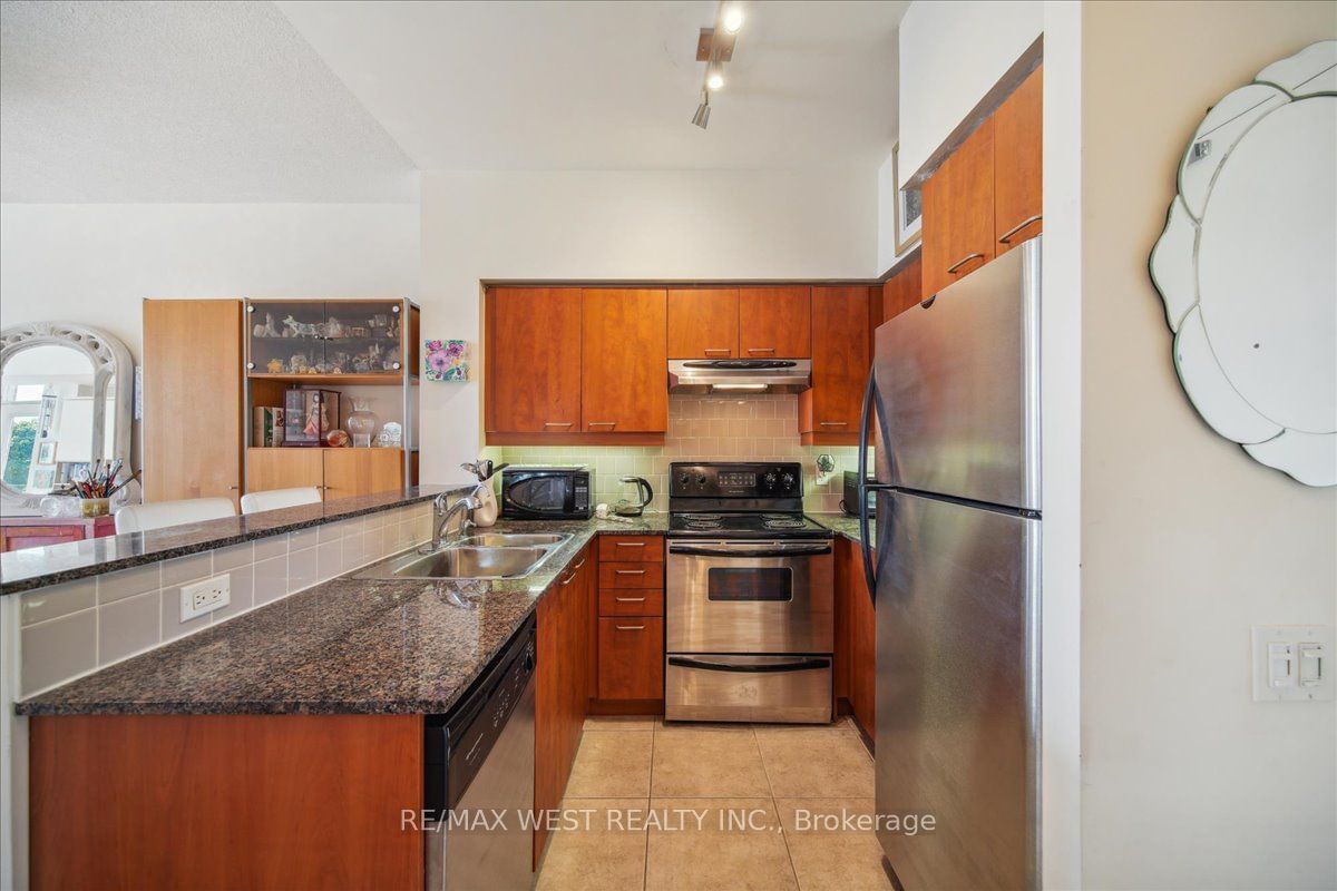 455 Rosewell Ave, unit 511 for sale - image #4