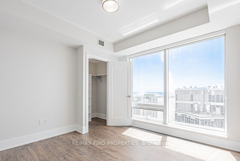 10 York St, unit 4005 for rent - image #17