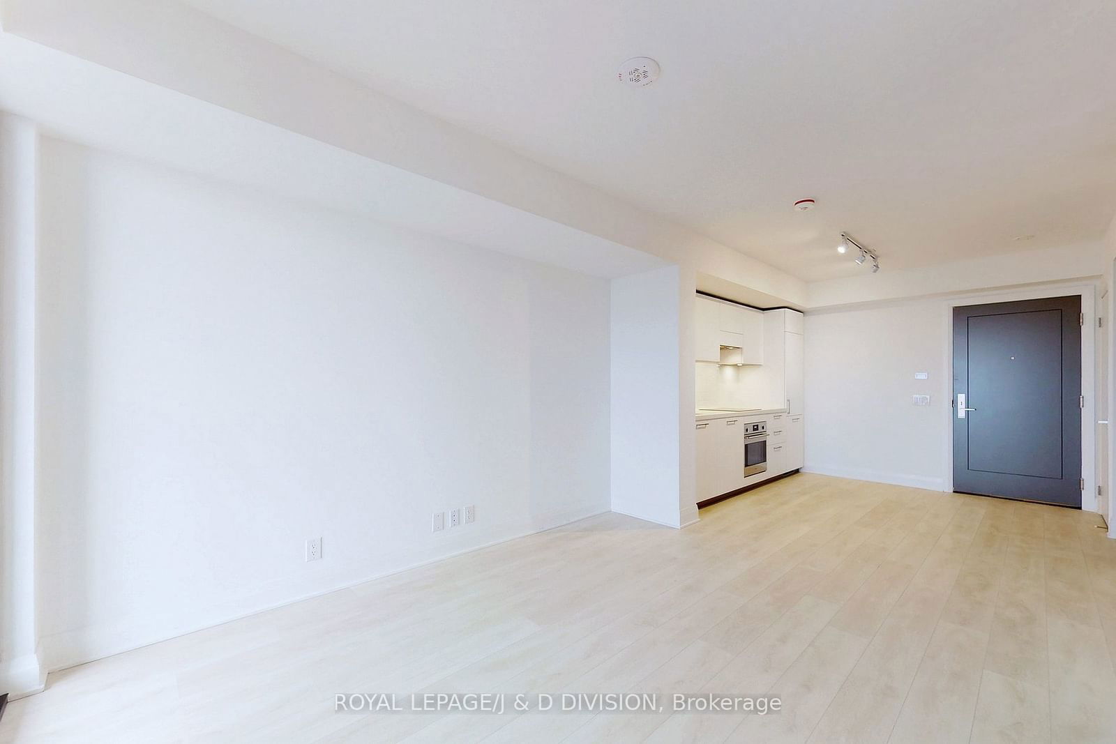 33 Frederick Todd Way, unit 410 for rent - image #11