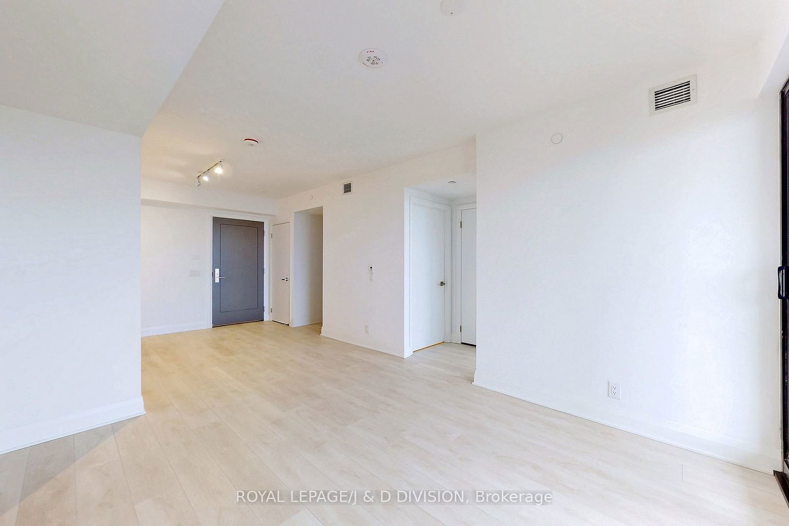 33 Frederick Todd Way, unit 410 for rent - image #13