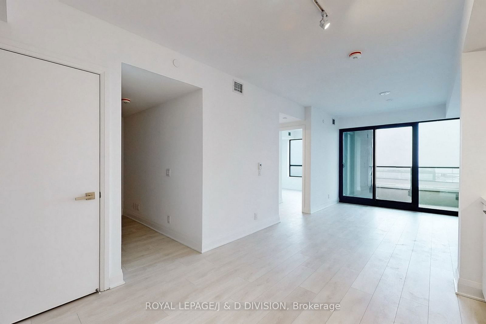 33 Frederick Todd Way, unit 410 for rent - image #7