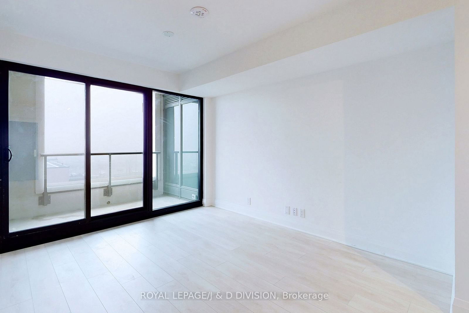 33 Frederick Todd Way, unit 410 for rent - image #8