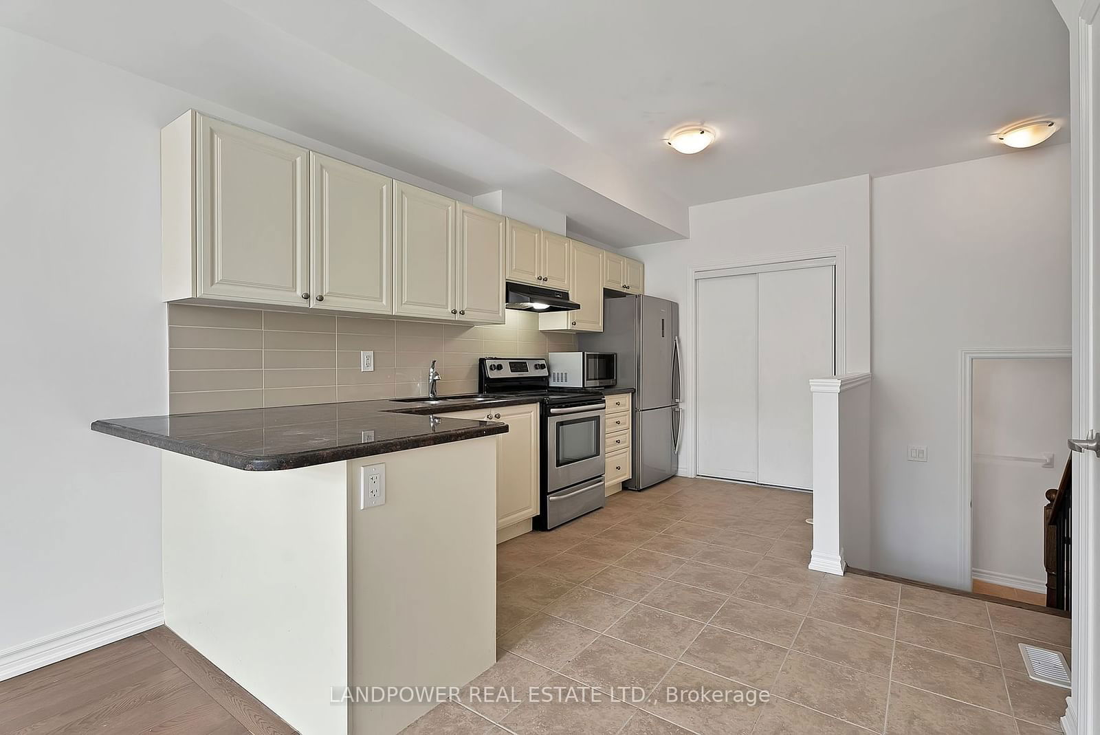 37 Drewry Ave, unit 9 for sale - image #12