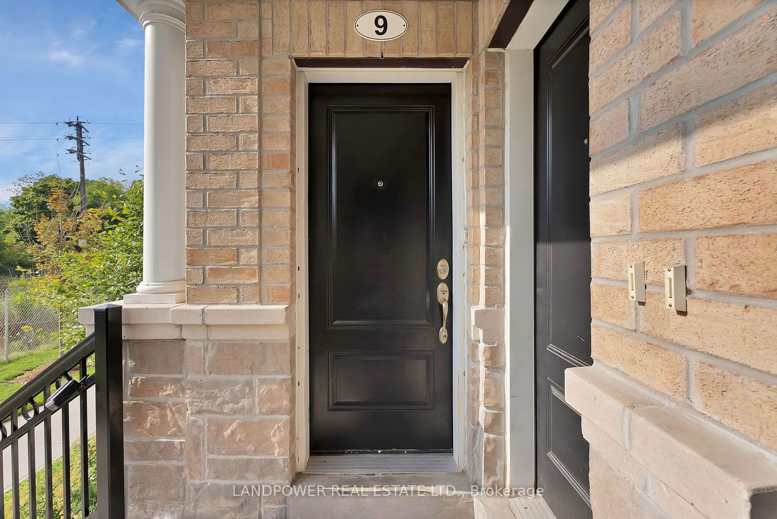 37 Drewry Ave, unit 9 for sale - image #3