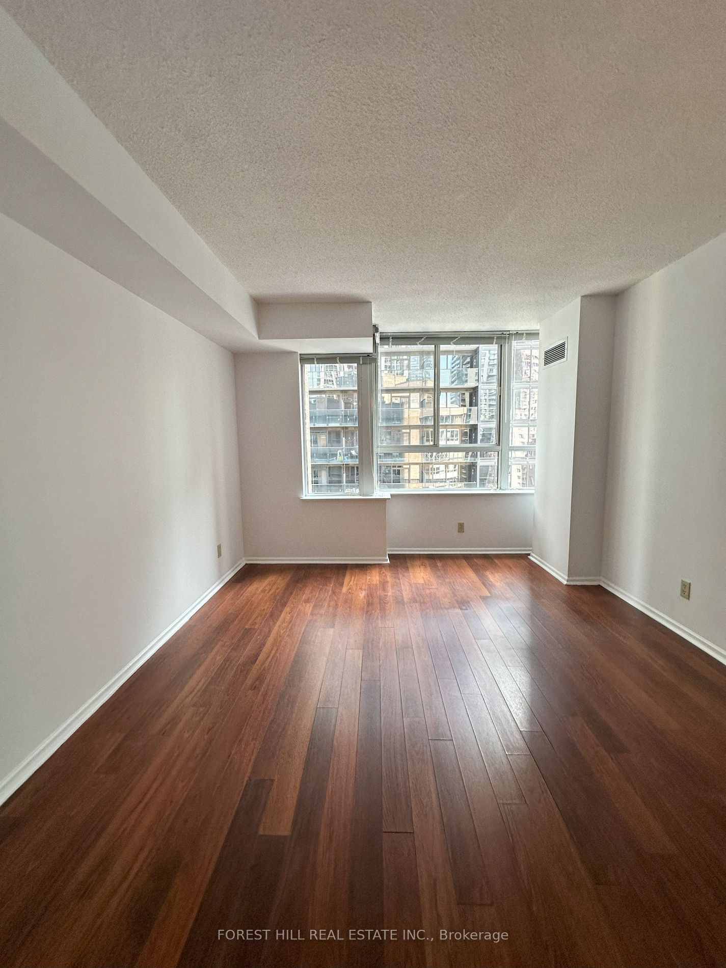 711 Bay St, unit 1914 for rent - image #11