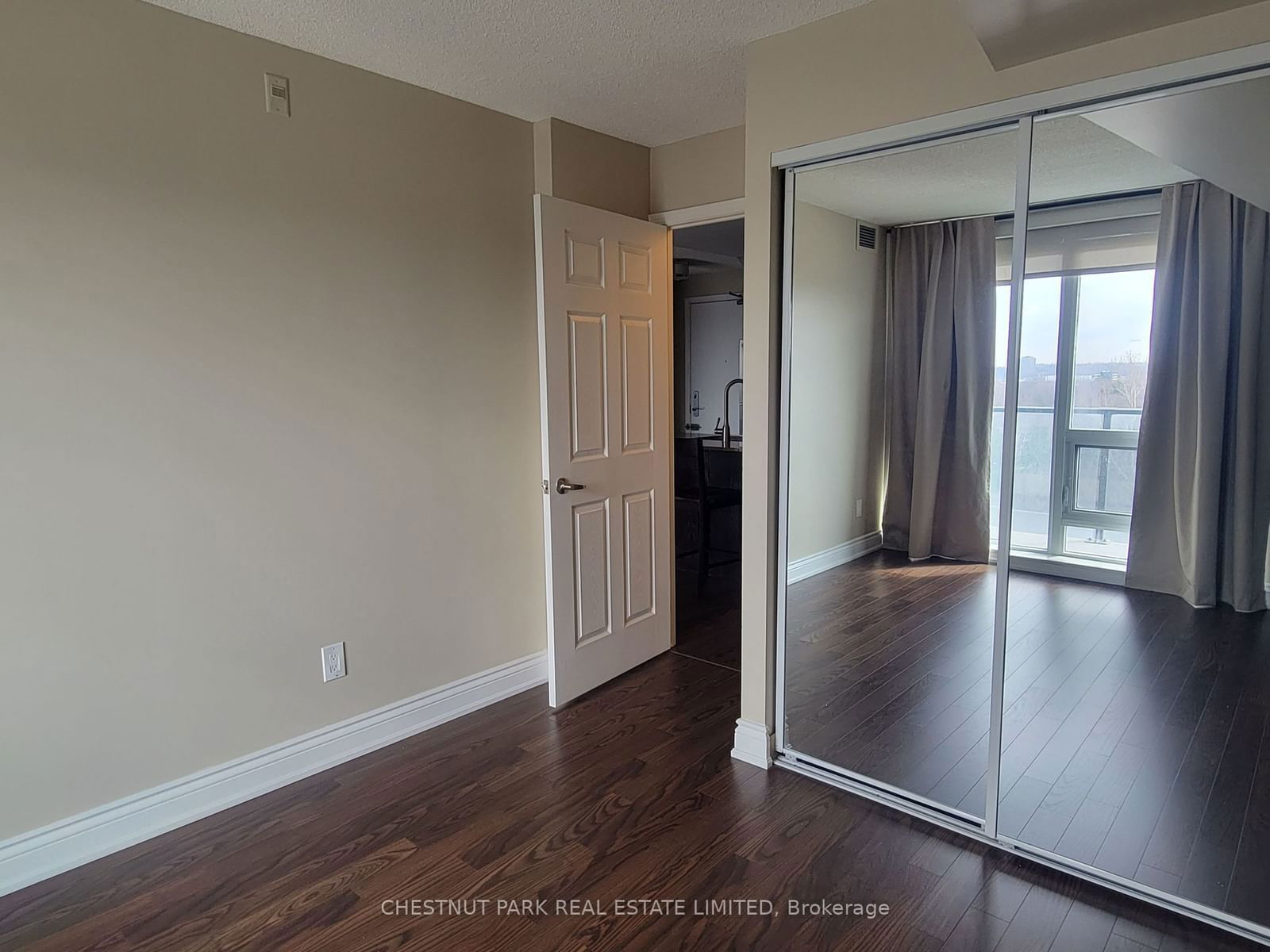 18 Valley Woods Rd, unit 705 for rent - image #12