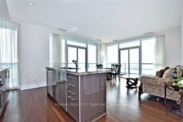 33 Bay St, unit 5005 for rent