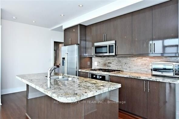 33 Bay St, unit 5005 for rent