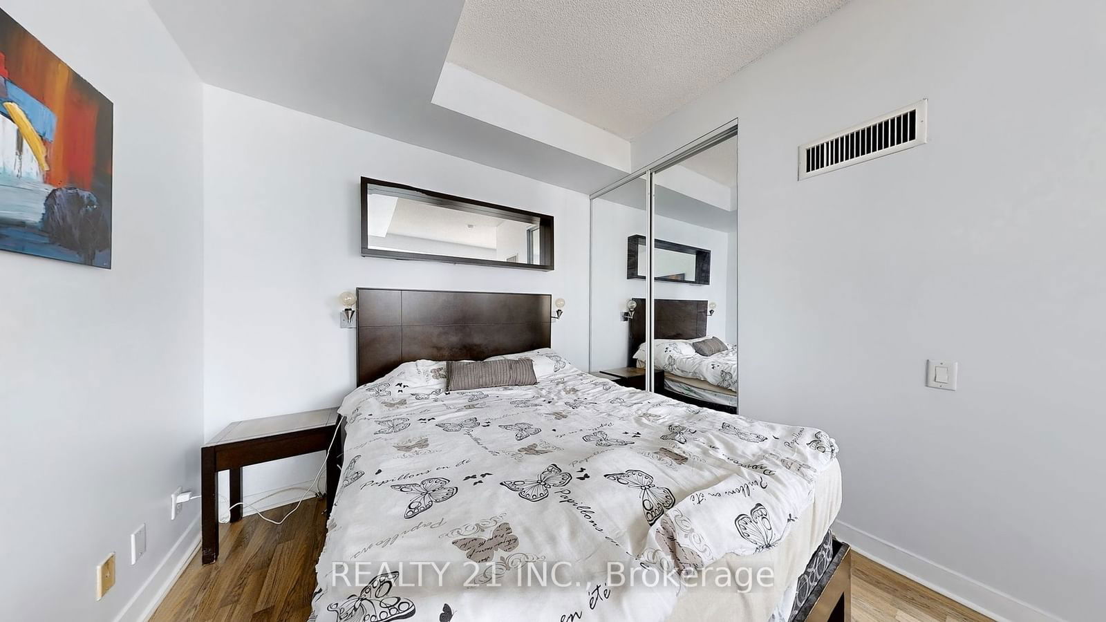 8 Colborne St, unit 2505 for sale