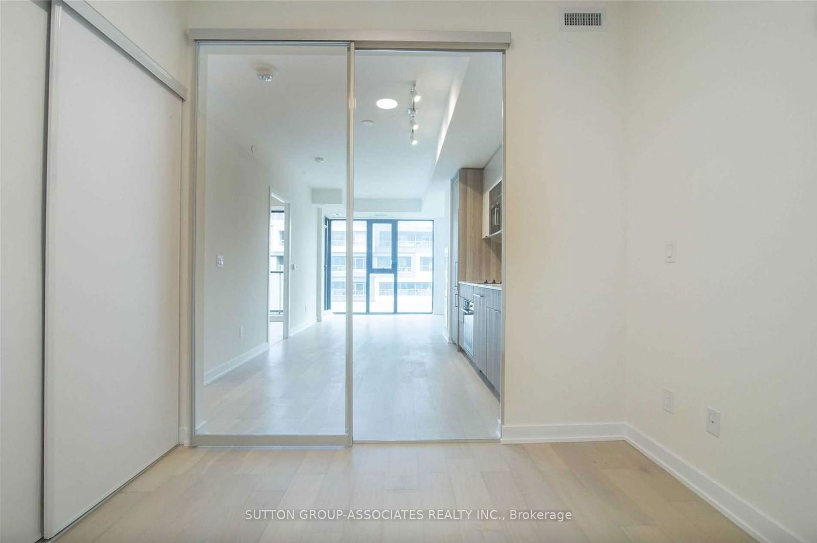 840 St Clair Ave W, unit 416 for rent - image #13