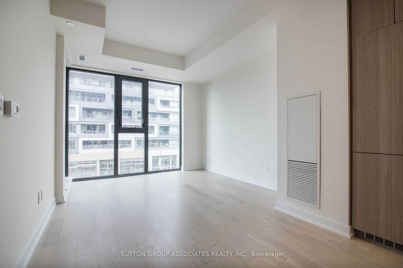 840 St Clair Ave W, unit 416 for rent - image #4