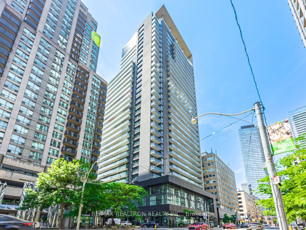 770 Bay St, unit 1606 for rent