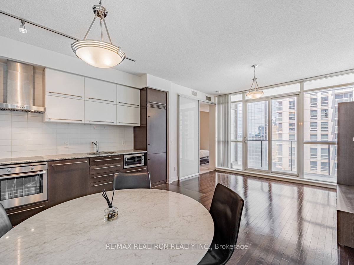 770 Bay St, unit 1606 for rent - image #15