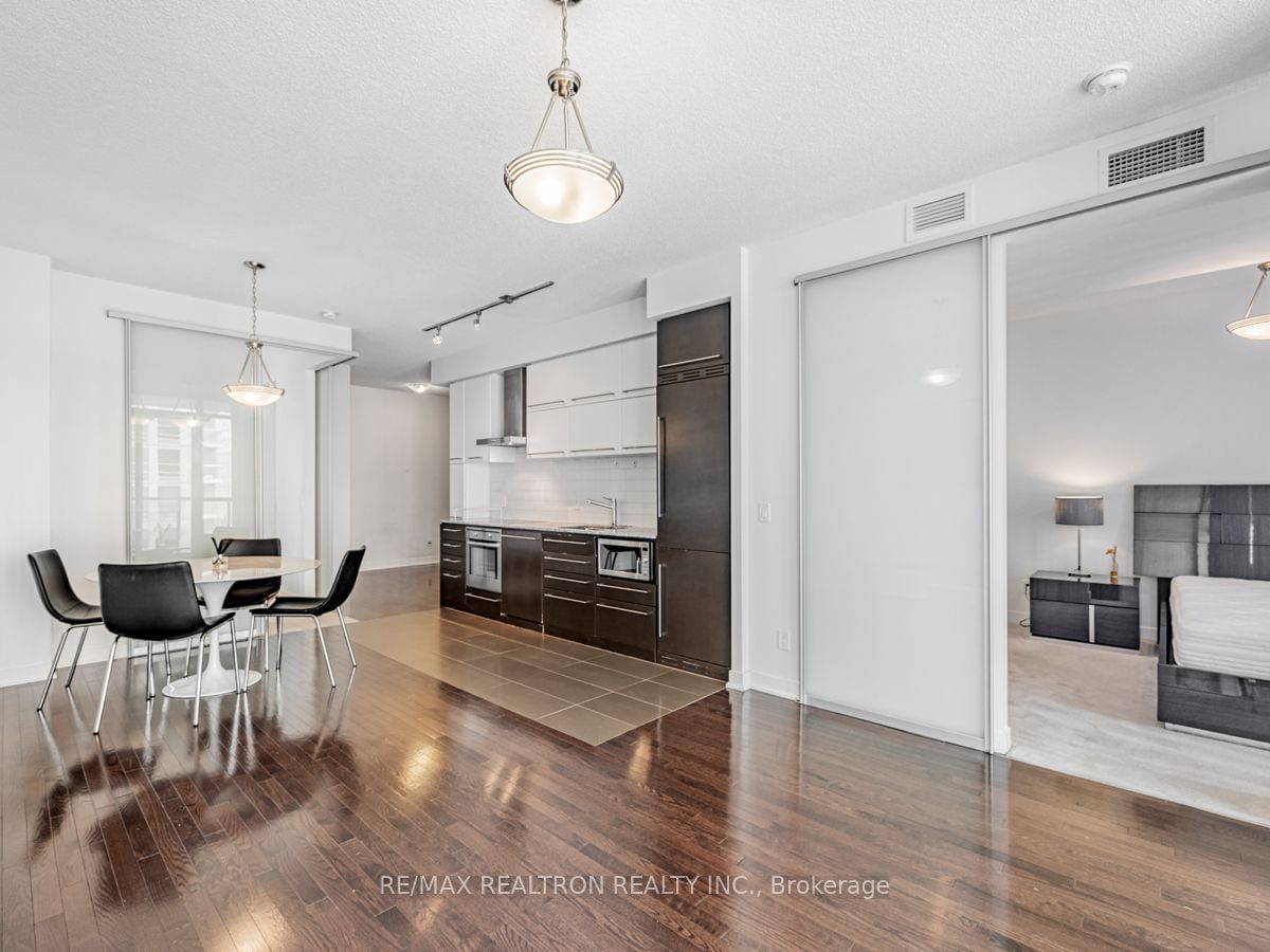 770 Bay St, unit 1606 for rent - image #19