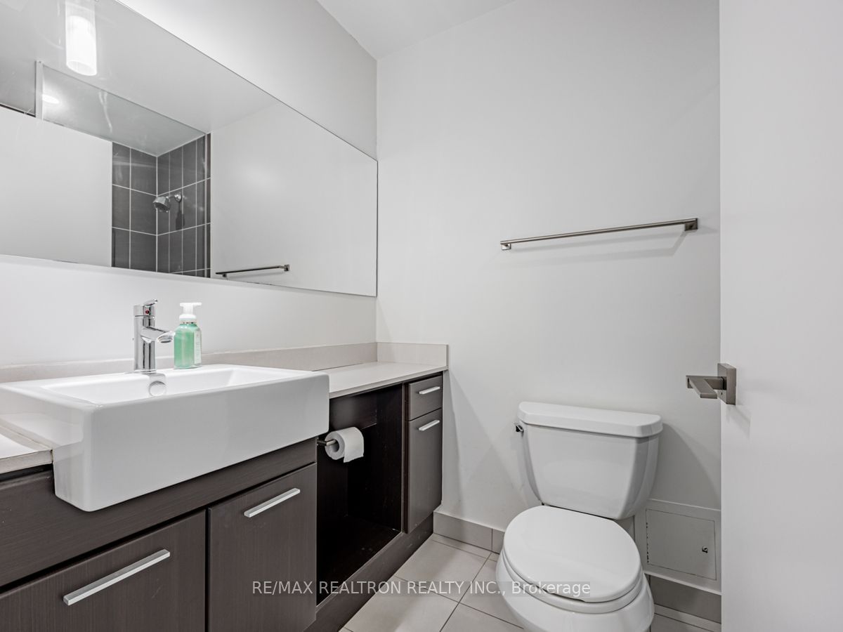 770 Bay St, unit 1606 for rent - image #7