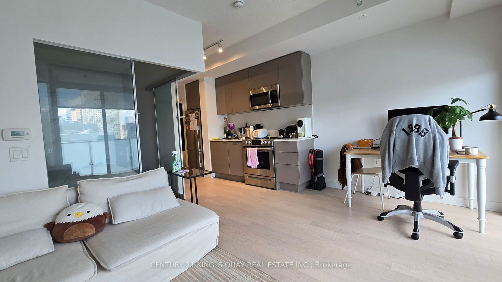 25 Richmond St E, unit 2313 for rent - image #18