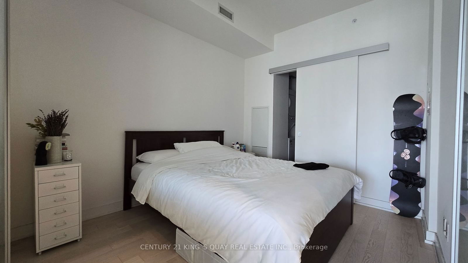 25 Richmond St E, unit 2313 for rent - image #21